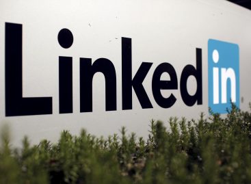 LinkedIn Raises Forecast on Robust Demand for Hiring Services