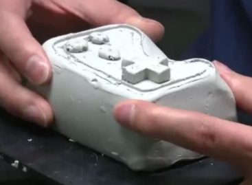 Machine Mixes Hands-On Sculpting with 3D Printing